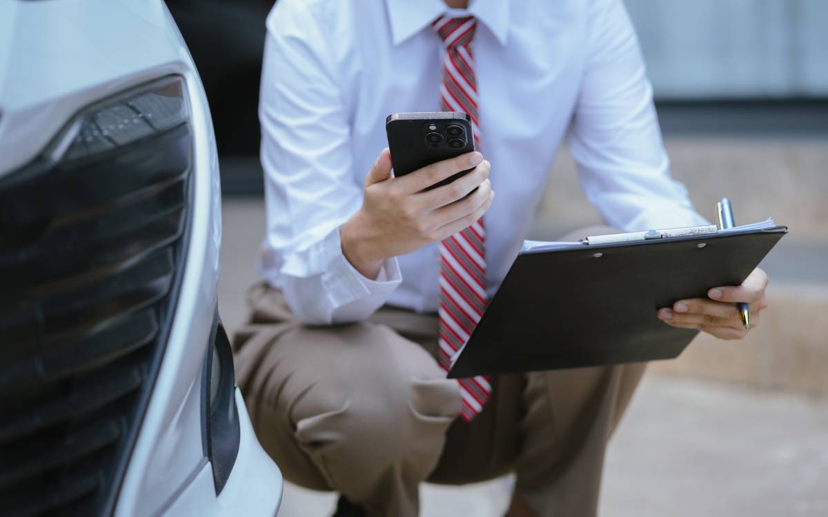 Common types of auto insurance scams